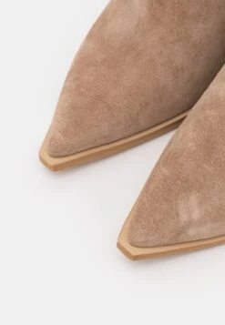 Alma En Pena Overknee Laarzen - Beige 11 Alma En Pena Overknee Laarzen - Beige -Alma En Pena e4dbb8ade0064d1b981269e29a5a8e6d